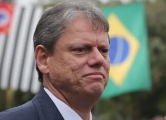 ‘Não tenho dúvida, nós vamos tirar o Brasil do PT’, diz Tarcísio