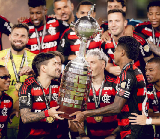 Após temporada histórica, Flamengo figura entre os finalistas de melhor clube do mundo
