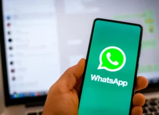 Pesquisa mostra queda na discussão política em grupos de WhatsApp no Brasil