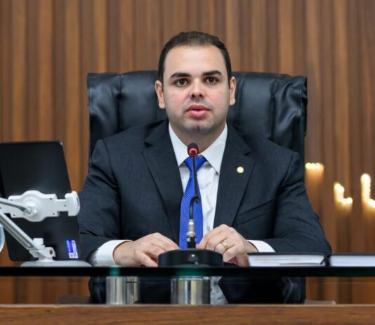 Presidente Roberto Cidade quer passe livre para estudantes da rede pública em dias de provas no Amazonas