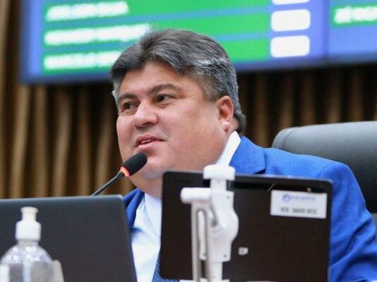 Presidente David Reis apresenta balanço de 2025 e destaca avanço no Legislativo Municipal