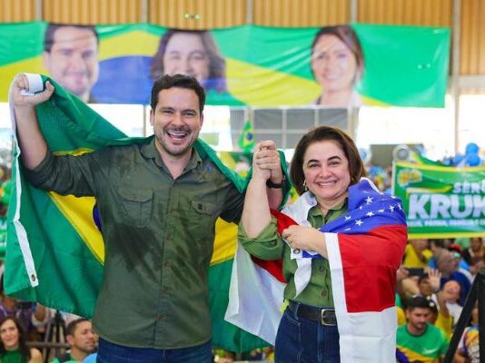 Pesquisa coloca a direita amazonense em destaque, com Capitão Alberto Neto como primeiro voto para o Senado e Professora Maria do Carmo no segundo turno das eleições de 2026