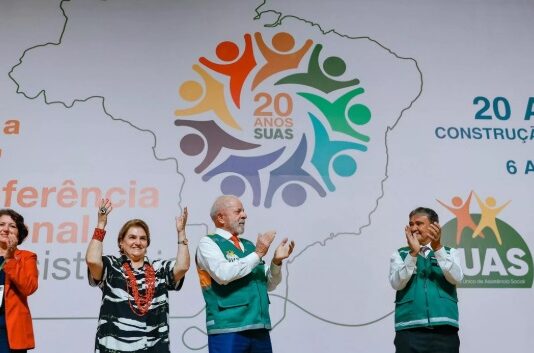 Lula critica uso de tornozeleira por agressores de mulheres: ‘se até um presidente tentou tirar’