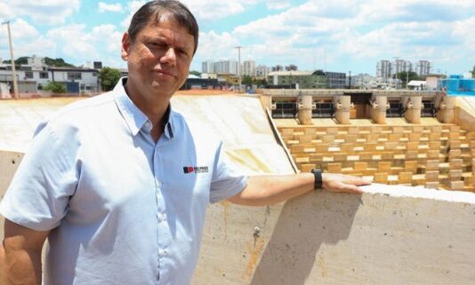 Tarcísio se afasta do governo de SP e deve passar férias nos EUA
