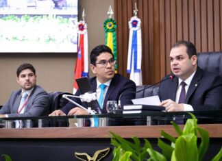 Presidente Roberto Cidade comanda votação que aprovou a LOA 2026, com orçamento superior a R$ 38 bilhões