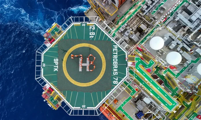 fpso_p-78_chegada_campo_de_buzios_foto1_-_credito_divulgacao_petrobras_2