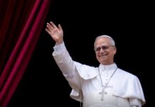 Em 1º sermão de Natal, papa lamenta condições dos palestinos em Gaza