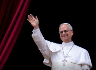 Em 1º sermão de Natal, papa lamenta condições dos palestinos em Gaza