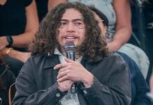 Humorista revela que convivência com terapeuta o deixou “mexido” e gerou dúvidas íntimas