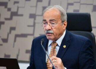 PGR pede arquivamento de inquérito de senador flagrado pela PF com dinheiro na cueca