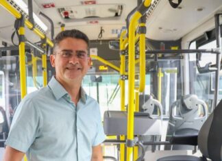 Prefeitura de Manaus, sob David Almeida, descumpre lei de gratuidade para famílias de PcDs