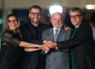 Presidente Lula e Janja comemoram Globo de Ouro de O Agente Secreto