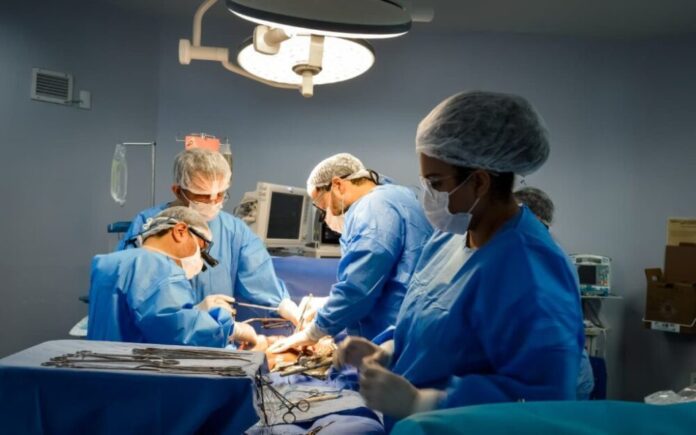 Primeira-doacao-de-orgaos-do-ano-proporciona-a-realizacao-de-tres-transplantes-na-rede-estadual-de-saudeFotoEvandroSeixasSES-AM-4-1024x640