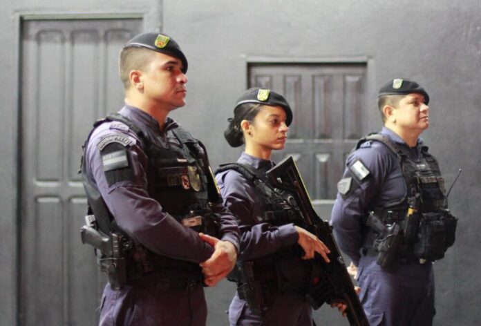 SSP-AM_CIF_FISCALIZACAO_BARES_PARQUE10_VENDA_BEBIDAS_ALCOOLICAS_MENORES_FOTOS_VICTOR_LEVY_SSP_AM-1024x694