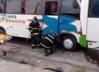 Colisão envolvendo transporte de trabalhadores fere motoristas e passageiros na zona Leste