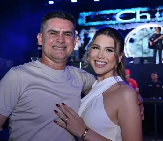 Gestão David Almeida mantém contratos de empresa envolvida em repasses à primeira-dama e valores superam R$ 226 milhões