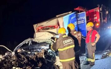 Acidente entre ambulância e caminhão deixa um morto e três feridos