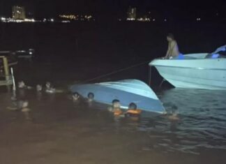 Seis pessoas morrem após lancha atingir píer na divisa entre SP e MG