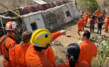 Ônibus com romeiros capota e deixa 15 mortos em Alagoas; veículo estava irregular
