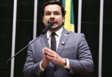 Quase 3 mil leitos fechados no SUS: Capitão Alberto Neto cobra explicações do governo federal