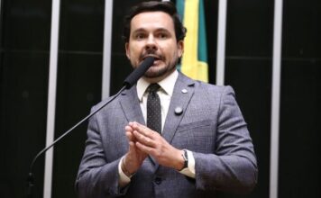 Quase 3 mil leitos fechados no SUS: Capitão Alberto Neto cobra explicações do governo federal