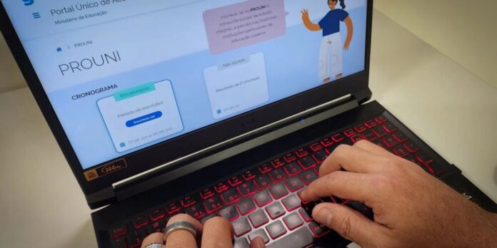 Prouni 2026: prazo para comprovar informações na faculdade termina hoje