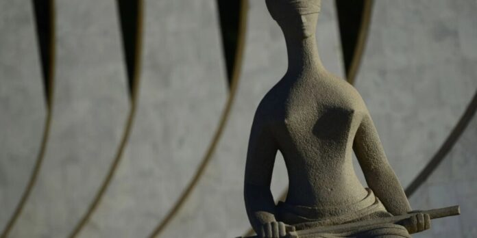 STF decide contra gratificação de desempenho para aposentados do INSS