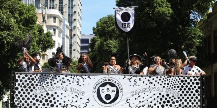 Cordão do Bola Preta celebra 107 anos de folia e tradição no Rio de Janeiro