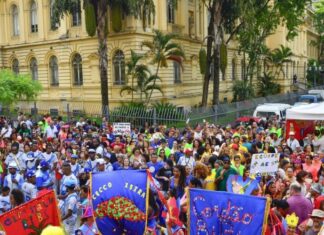 Michel Teló e Pocah agitam o Ibirapuera com shows gratuitos neste domingo de Carnaval