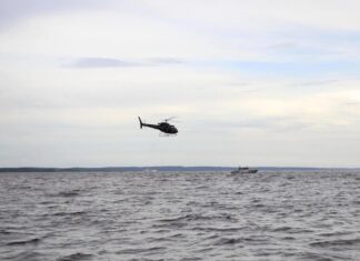 Bombeiros do Amazonas intensificam buscas por desaparecidos em naufrágio no Rio Amazonas