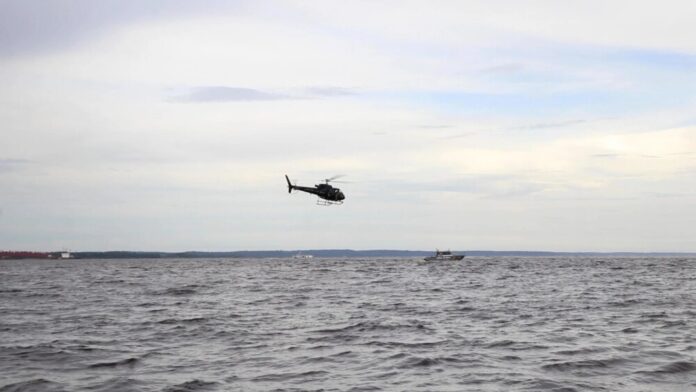 Bombeiros do Amazonas intensificam buscas por desaparecidos em naufrágio no Rio Amazonas