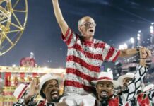 Mestre Ciça, homenageado pela Viradouro, comanda bateria campeã no Desfile das Campeãs