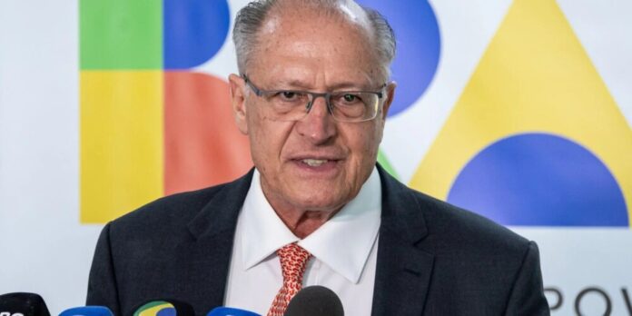 Geraldo Alckmin avalia tarifa global de 15% dos EUA como benéfica para o Brasil