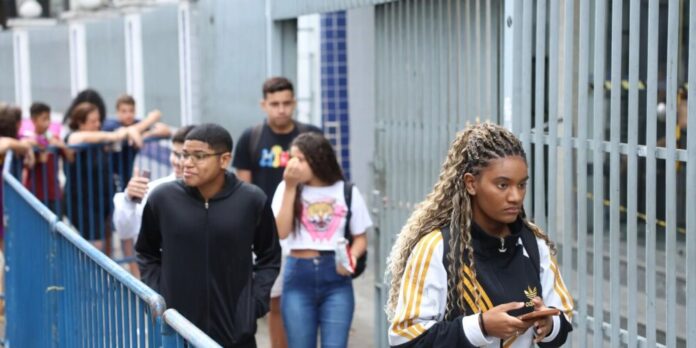 Fies: pré-selecionados têm prazo final nesta terça para complementar inscrição