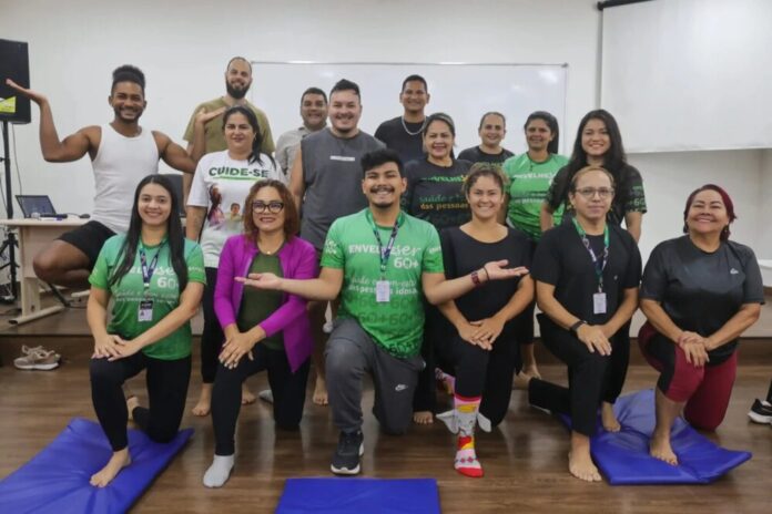 Profissionais do EnvelheSer 60+ recebem capacitação em hidroginástica e pilates pela Sejusc em Manaus