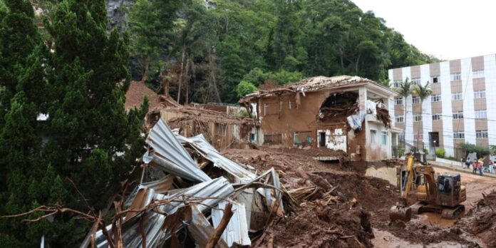 Lula sobrevoará áreas atingidas por chuvas em Minas Gerais neste sábado