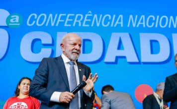 Lula critica Zema por não usar R$ 3,5 bilhões em obras de prevenção a desastres climáticos em Minas