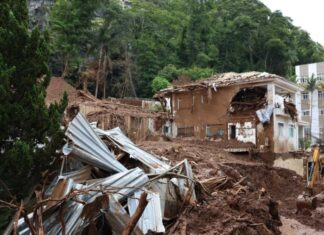 Lula sobrevoa áreas afetadas pelas chuvas na Zona da Mata de Minas Gerais neste sábado