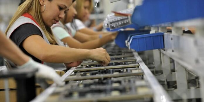 Revisão de taxas de importação de eletrônicos mantém preços sem aumento para o consumidor