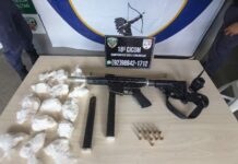 Polícia apreende adolescente de 16 anos com submetralhadora no bairro Colônia Terra Nova