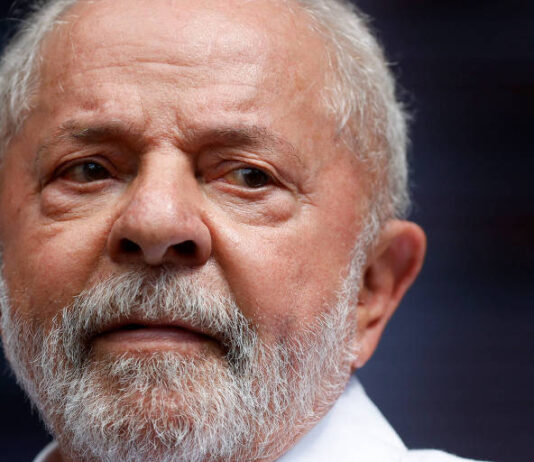 Pesquisa aponta 51% de desaprovação ao governo Lula
