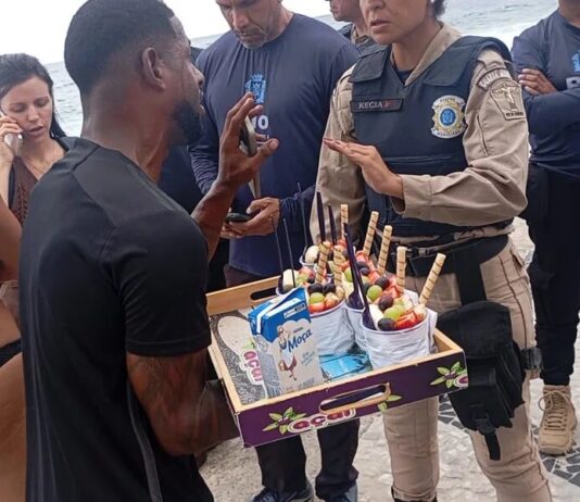 Vendedor é detido ao cobrar R$ 700 por açaí de turistas estrangeiros
