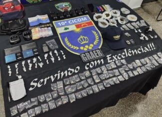 Sete são presos com drogas e rádios comunicadores durante ação da PM no bairro Alvorada