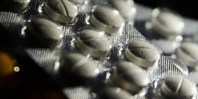 Câmara aprova regras para venda de remédios em supermercados; texto vai para sanção presidencial