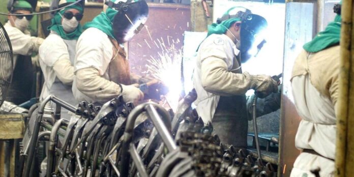 Indústria de máquinas e equipamentos inicia 2026 com desaceleração de 17%