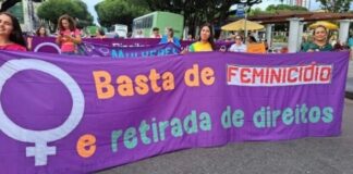 Mulheres ocupam o Centro de Manaus em protesto contra feminicídio e violência de gênero