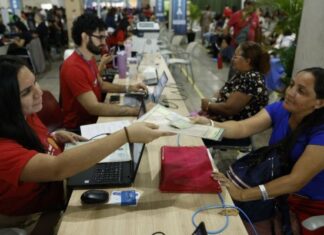 Governador interino Roberto Cidade destaca ampliação da cidadania no interior durante abertura do ‘Registre-se em Manaus’