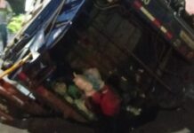 Cratera se abre e prende caminhão coletor no Parque São Pedro, zona oeste de Manaus