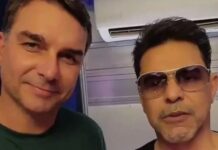 Ao lado de Flávio, Zezé Di Camargo manda recado a Bolsonaro: “Você é amado”