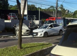 Acidente com incêndio de veículo trava trânsito na Ephigênio Salles em Manaus